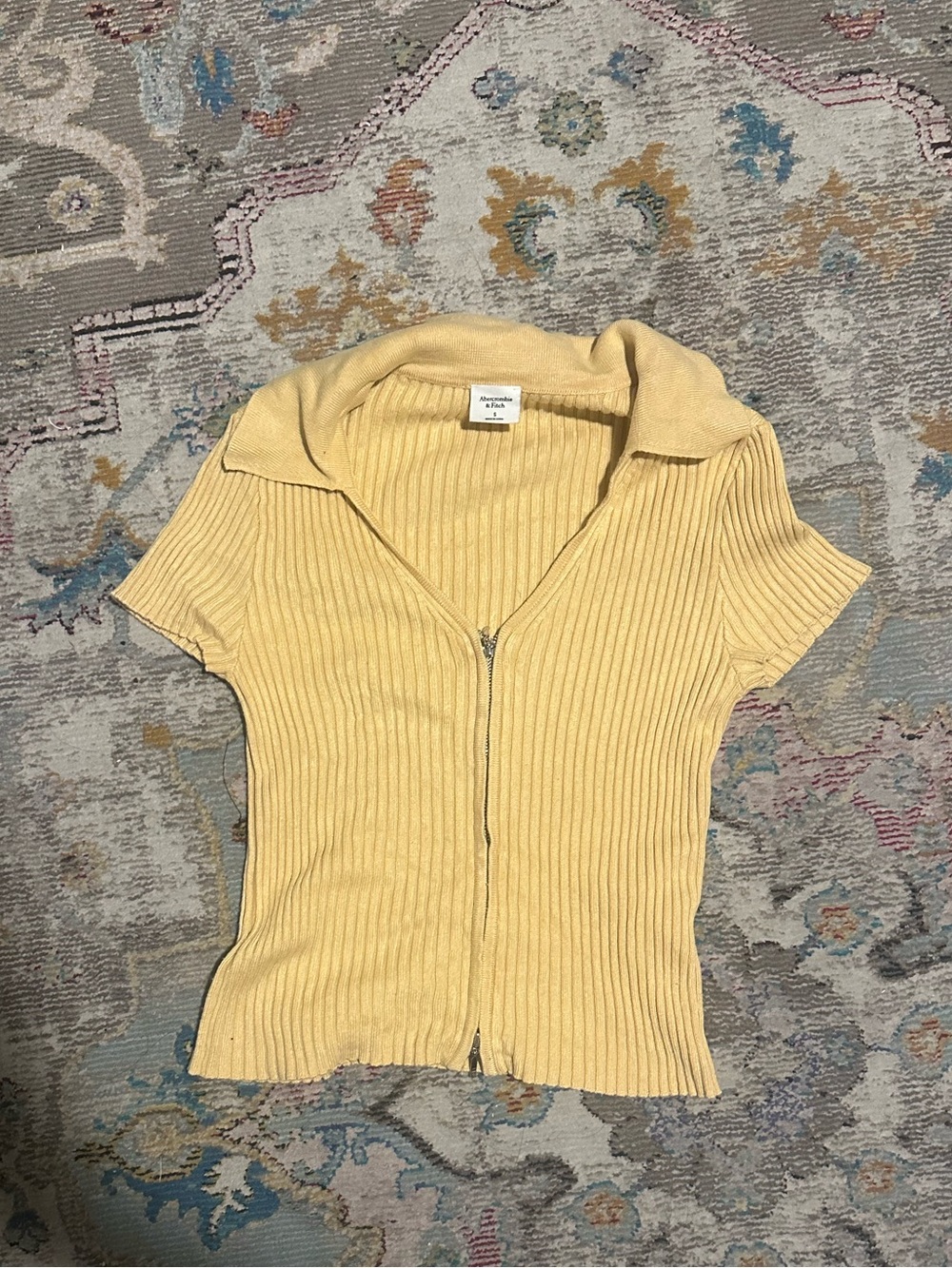 Abercrombie and Fitch Ribbed Zip-Front Short Sleeve Top in Pale Yellow